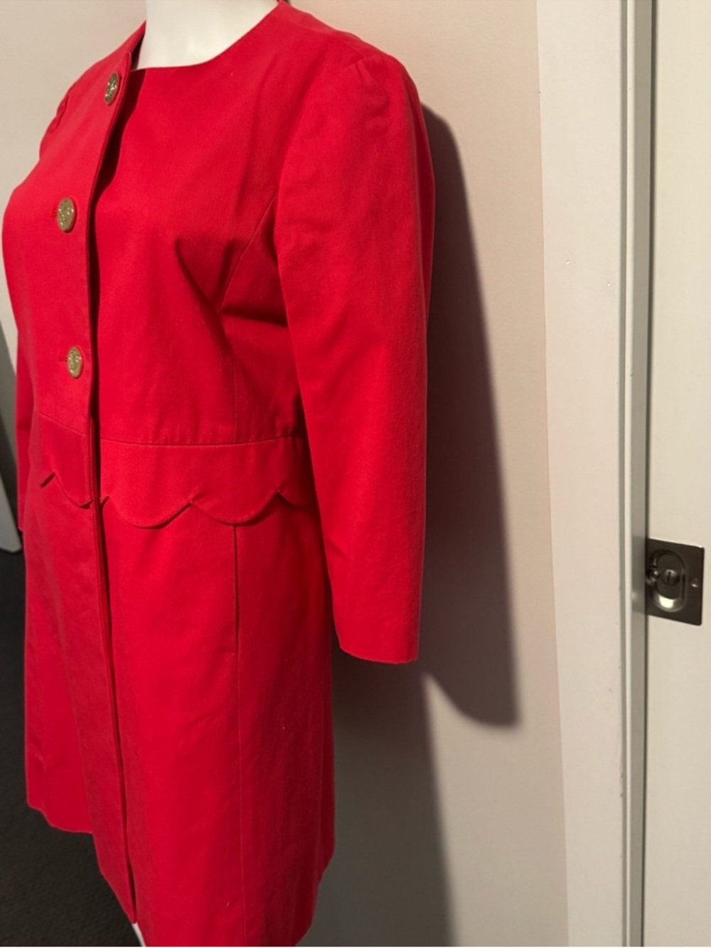 Draper James Bright Red Scallop Trench Coat in Lollipop Red Size 4 - Picture 5 of 8